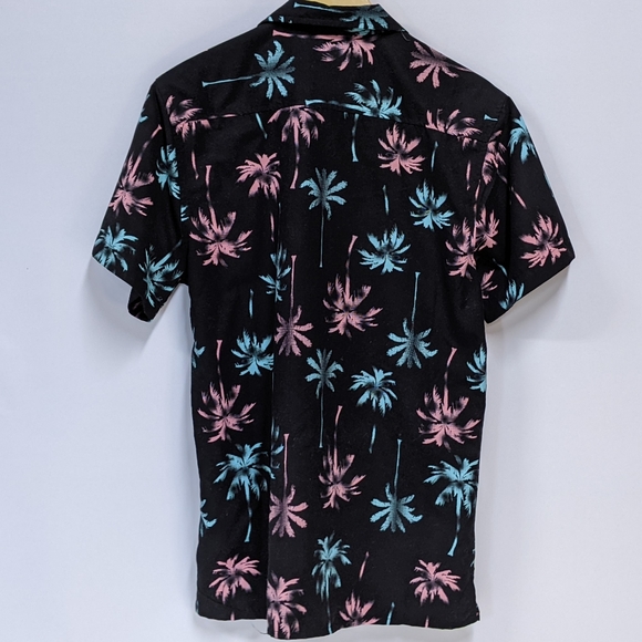 Maui Maui Hawaiian Palm Pattern Button Down Shirt, Large - Picture 6 of 11